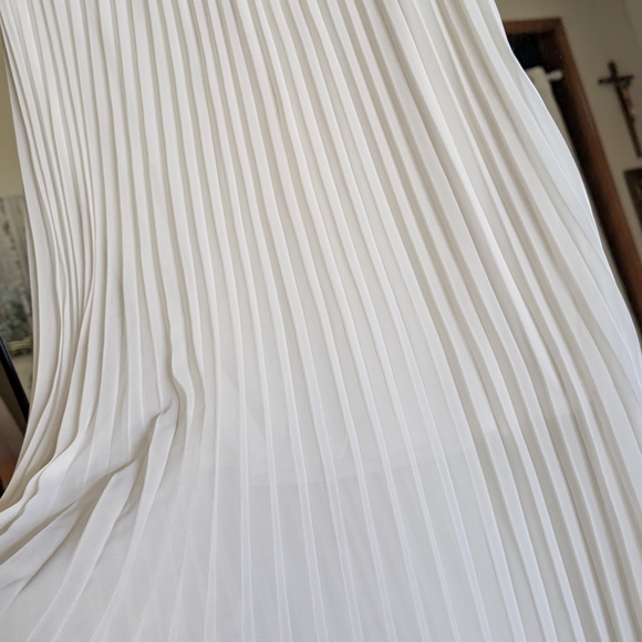 LC Lauren Conrad Ivory Pleated Skirt - Picture 4 of 9